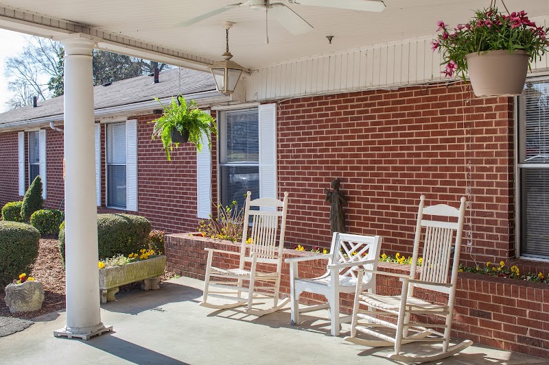 KELLER LANDING nursing home in TUSCUMBIA, AL - Photo 2 of 8