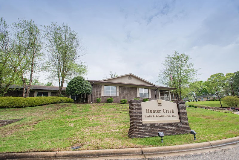 HUNTER CREEK HEALTH AND REHABILITATION, LLC nursing home in NORTHPORT, AL - Photo 1 of 4