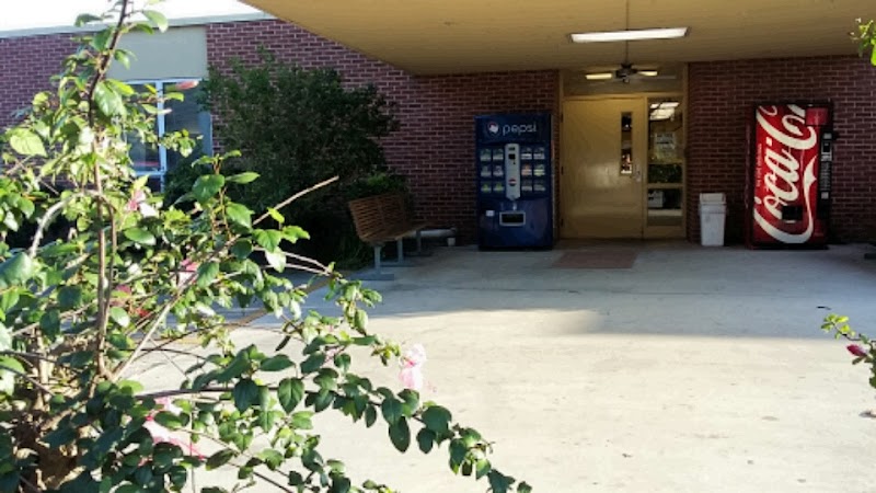 SUMMERFORD HEALTH AND REHAB, LLC nursing home in FALKVILLE, AL - Photo 4 of 5