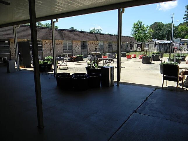 ARABELLA HEALTH AND WELLNESS OF SELMA nursing home in SELMA, AL - Photo 3 of 5