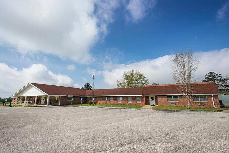 TALLASSEE HEALTH AND REHABILITATION, LLC nursing home in TALLASSEE, AL - Photo 2 of 4