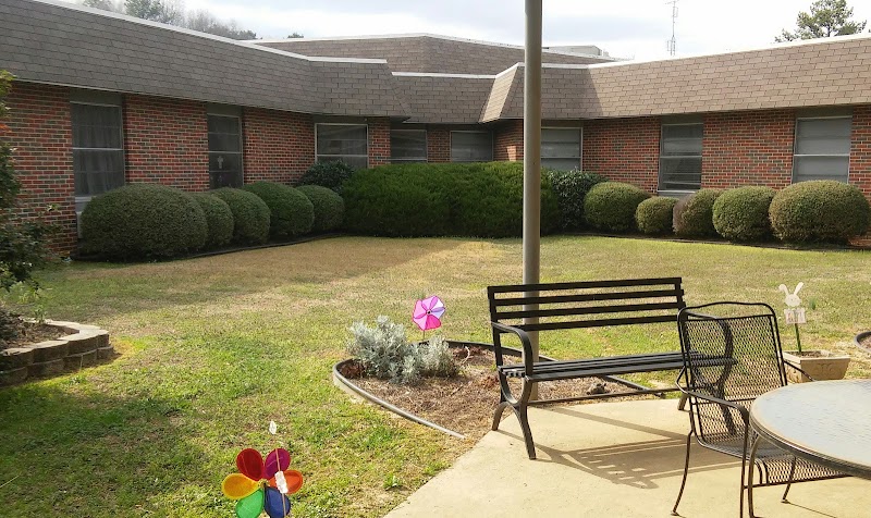 GADSDEN HEALTH AND REHAB CENTER nursing home in GADSDEN, AL - Photo 2 of 5
