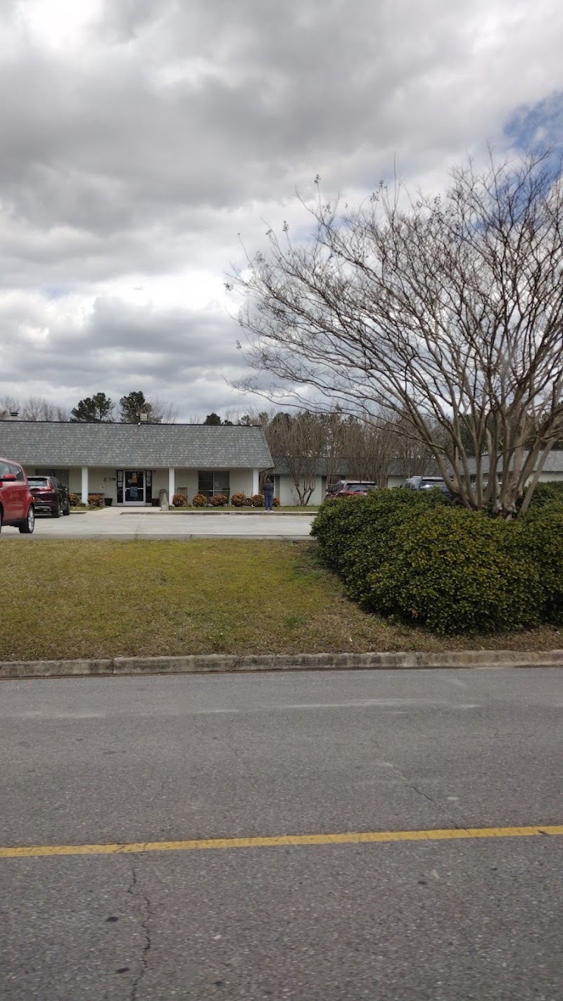 WOODLAND VILLAGE REHABILITATION AND HEALTHCARE CEN nursing home in CULLMAN, AL - Photo 3 of 8