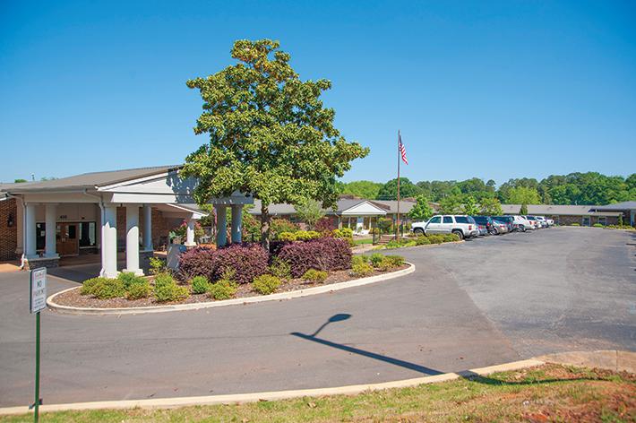 JACKSONVILLE HEALTH AND REHABILITATION, LLC nursing home in JACKSONVILLE, AL - Photo 2 of 5