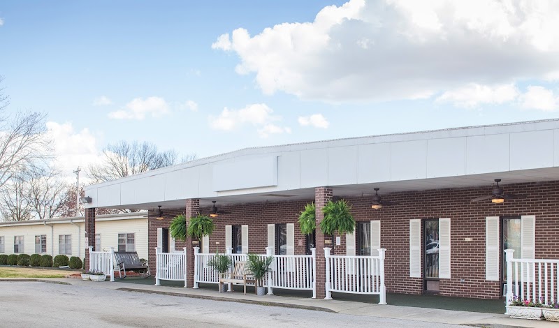 CYPRESS COVE CARE CENTER nursing home in MUSCLE SHOALS, AL - Photo 5 of 10