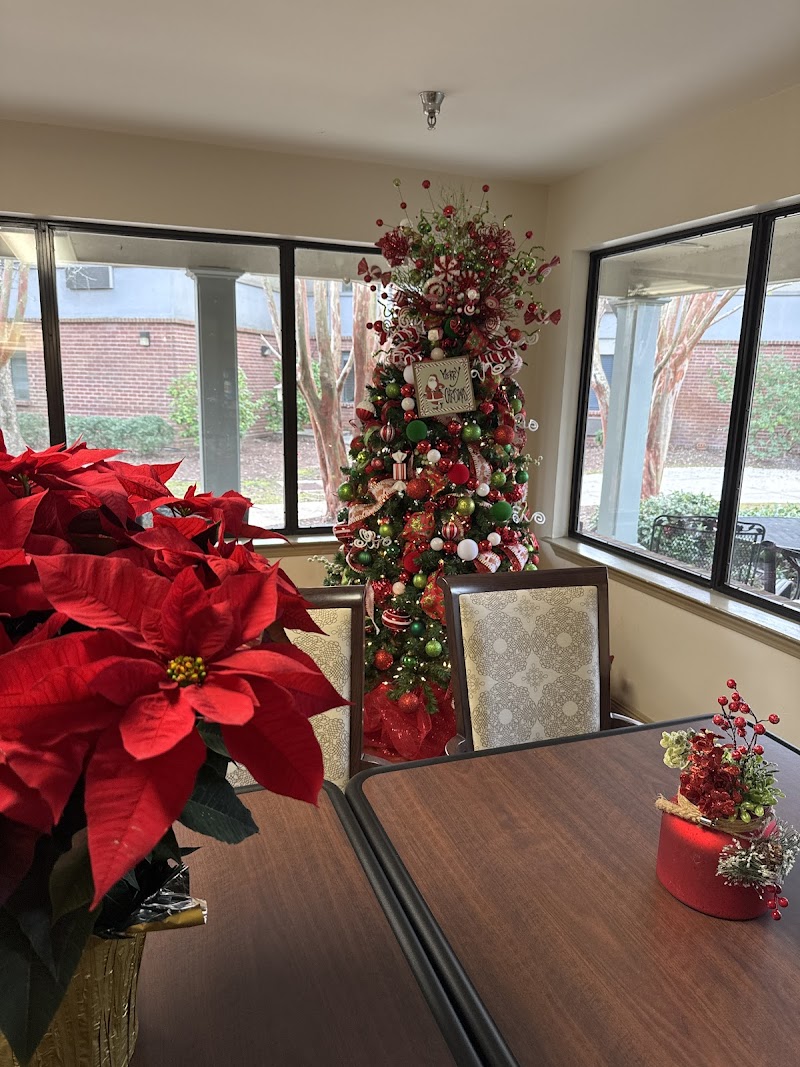 CROWNE HEALTH CARE OF SPRINGHILL nursing home in MOBILE, AL - Photo 3 of 10