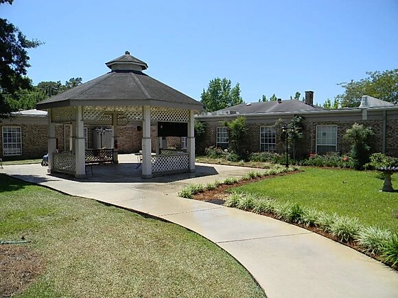 ARABELLA HEALTH AND WELLNESS OF FAIRHOPE nursing home in FAIRHOPE, AL - Photo 3 of 5