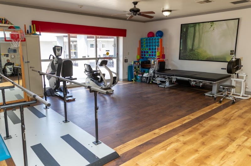 CAMELBACK POST ACUTE CARE AND REHABILITATION nursing home in PHOENIX, AZ - Photo 4 of 5