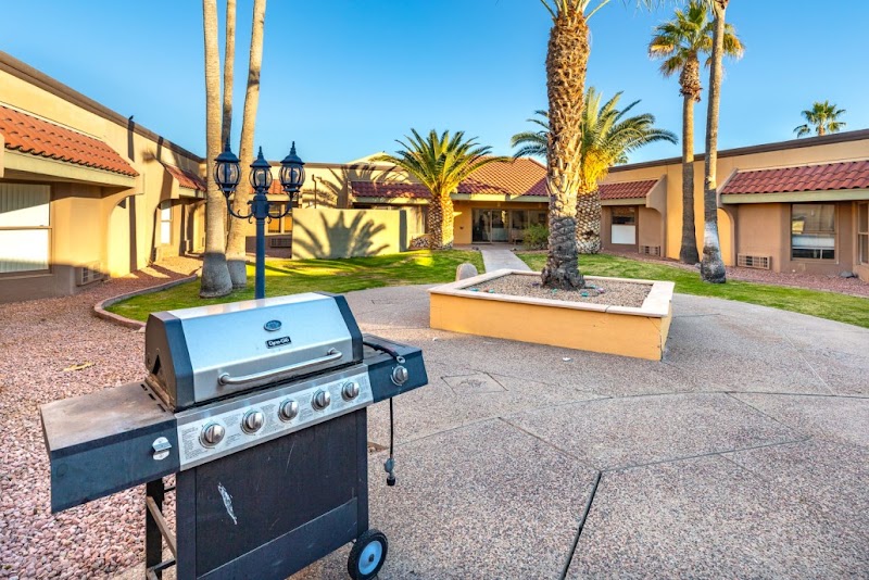 SUN WEST CHOICE HEALTHCARE & REHAB nursing home in SUN CITY WEST, AZ - Photo 3 of 10