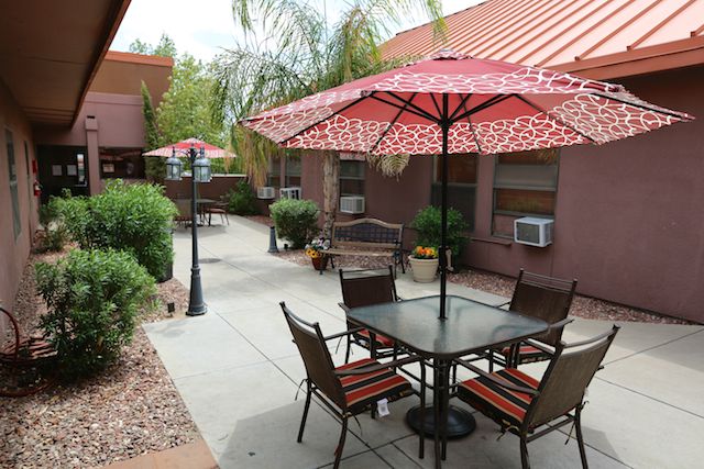 CORONADO HEALTHCARE CENTER nursing home in PHOENIX, AZ - Photo 5 of 10