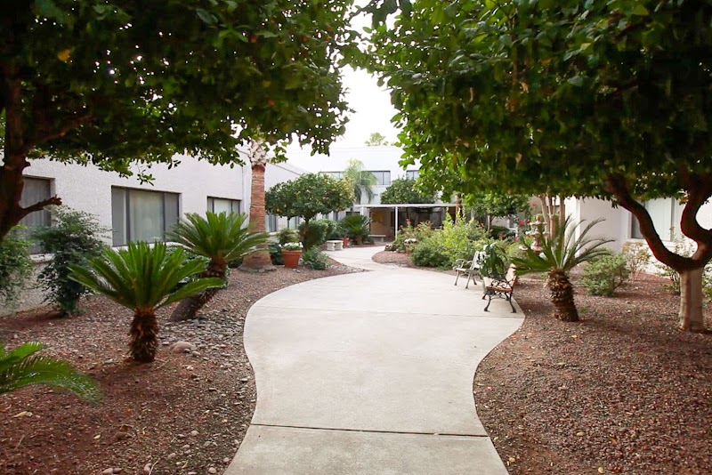 LIFE CARE CENTER OF TUCSON nursing home in TUCSON, AZ - Photo 1 of 5