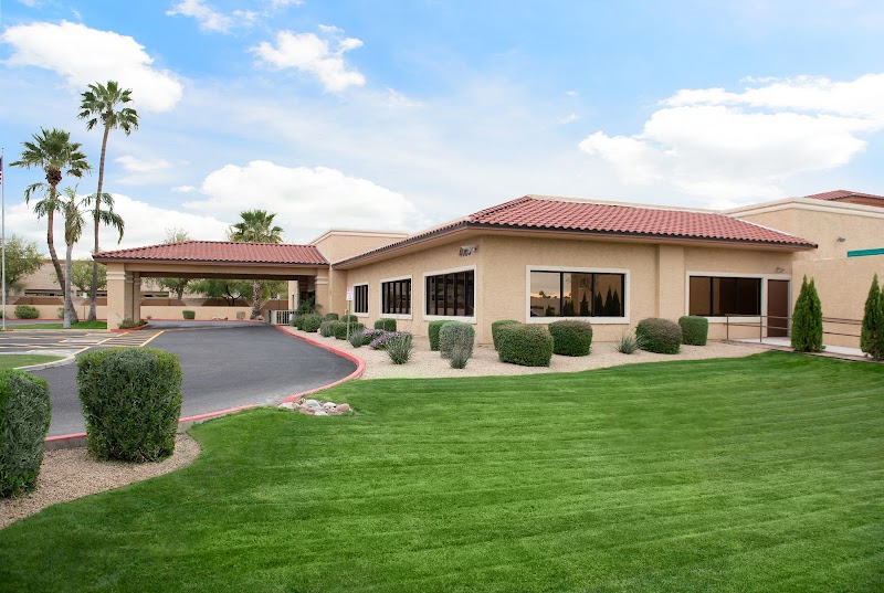 LIFE CARE CENTER OF PARADISE VALLEY nursing home in PHOENIX, AZ - Photo 4 of 5