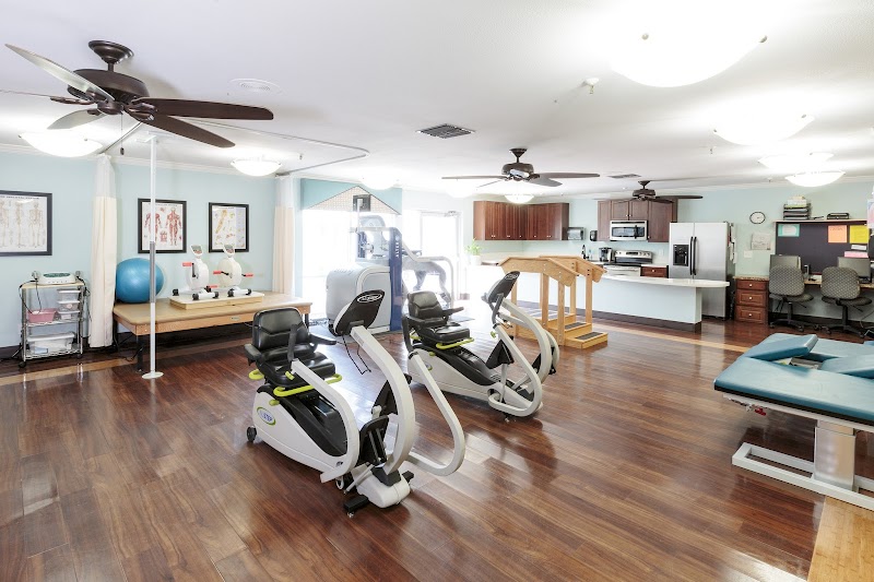 DESERT BLOSSOM HEALTH & REHAB CENTER nursing home in MESA, AZ - Photo 2 of 9