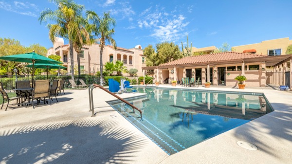 BROOKDALE SANTA CATALINA nursing home in TUCSON, AZ - Photo 2 of 5