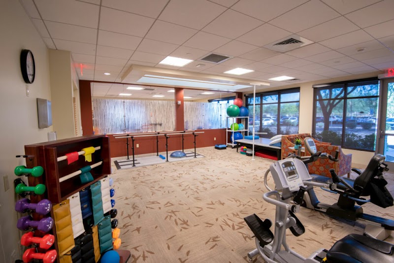 ACACIA HEALTH CENTER nursing home in PHOENIX, AZ - Photo 2 of 10