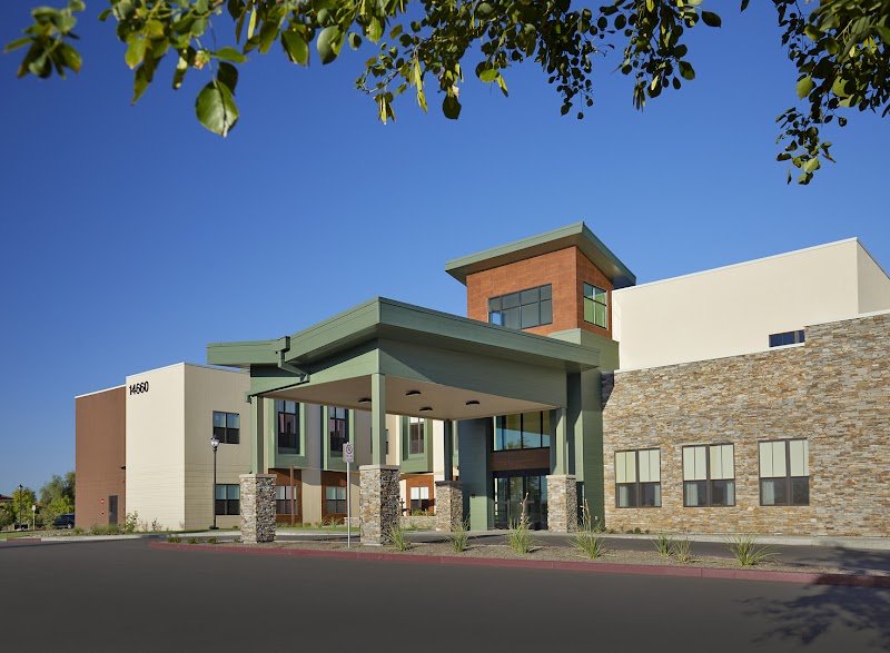 SURPRISE HEALTH AND REHABILITATION CENTER nursing home in SURPRISE, AZ - Photo 5 of 10