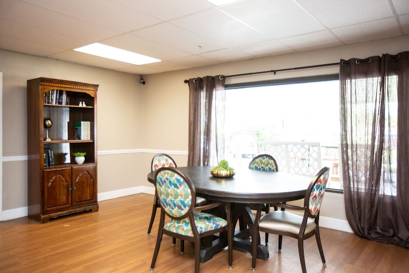 ROGERS HEALTH AND REHABILITATION CENTER nursing home in ROGERS, AR - Photo 5 of 10