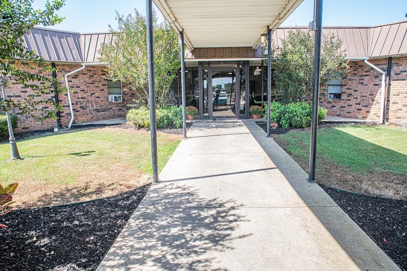 THE SPRINGS OF MINE CREEK nursing home in NASHVILLE, AR - Photo 2 of 7