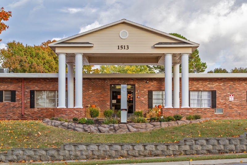 THE BLOSSOMS AT ROGERS REHAB & NURSING CENTER nursing home in ROGERS, AR - Photo 2 of 5