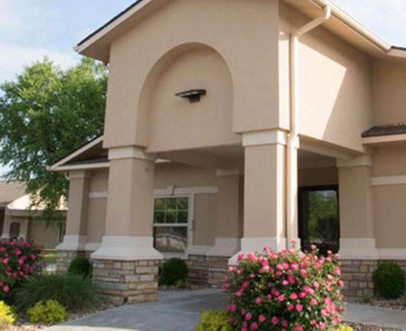 FAYETTEVILLE HEALTH AND REHABILITATION CENTER nursing home in FAYETTEVILLE, AR - Photo 3 of 5