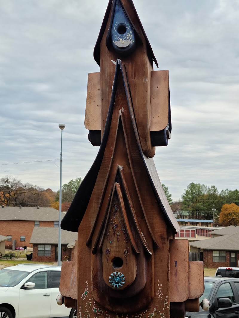 VAN BUREN HEALTHCARE AND REHABILITATION CENTER nursing home in VAN BUREN, AR - Photo 3 of 8