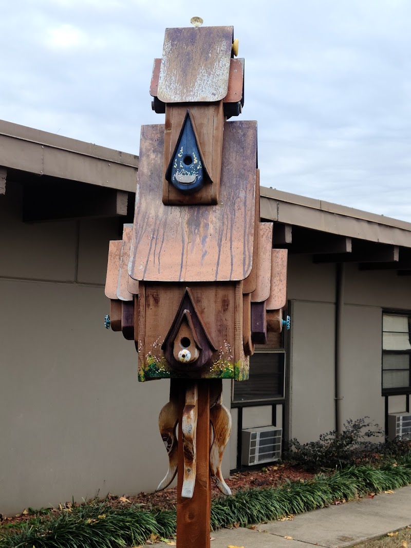 VAN BUREN HEALTHCARE AND REHABILITATION CENTER nursing home in VAN BUREN, AR - Photo 5 of 8