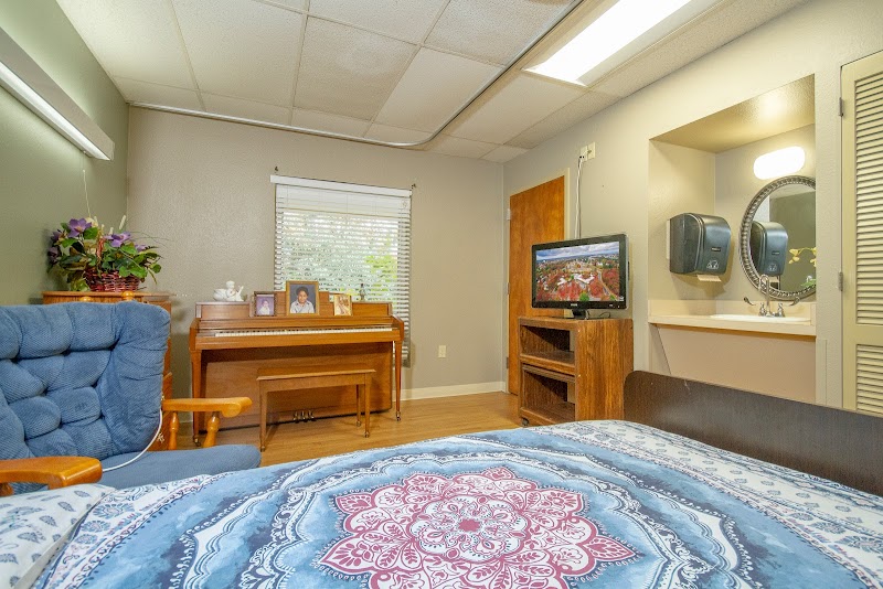 THE BLOSSOMS AT NORTH LITTLE ROCK  REHAB & NURSING nursing home in NORTH LITTLE ROCK, AR - Photo 5 of 10