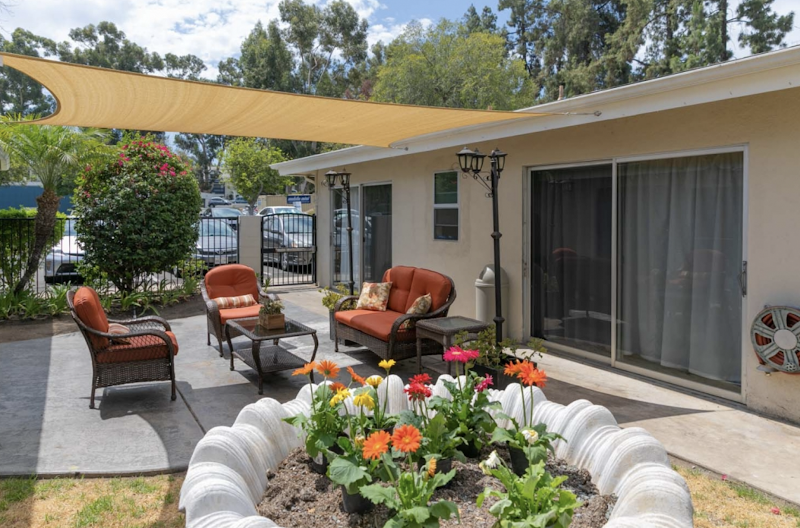 PALOMAR VISTA HEALTHCARE CENTER nursing home in ESCONDIDO, CA - Photo 2 of 10