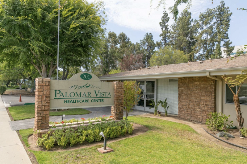 PALOMAR VISTA HEALTHCARE CENTER nursing home in ESCONDIDO, CA - Photo 3 of 10