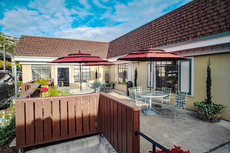 SOUTH MARIN HEALTH & WELLNESS CENTER nursing home in GREENBRAE, CA - Photo 4 of 9