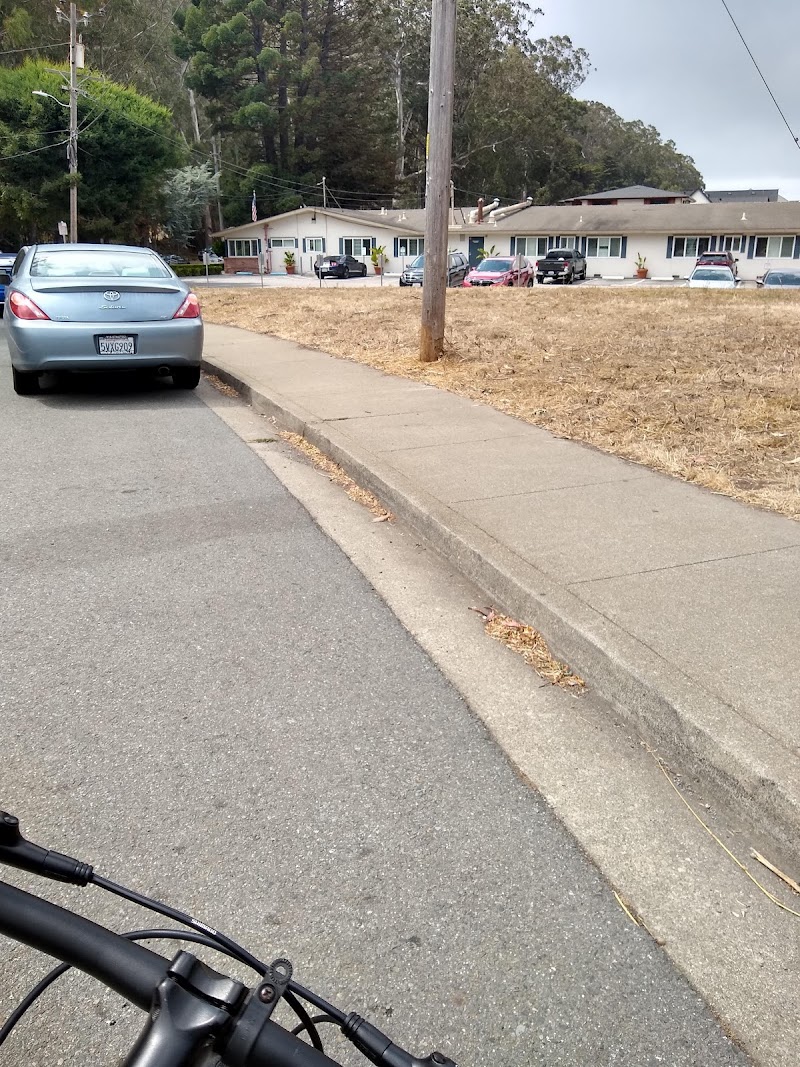 LINDA MAR CARE CENTER nursing home in PACIFICA, CA - Photo 4 of 8