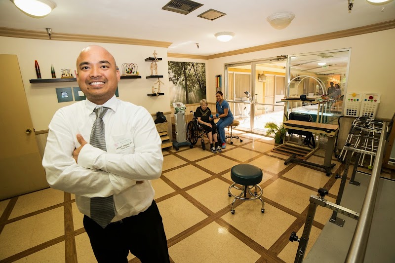 MONTROSE HEALTHCARE CENTER nursing home in MONTROSE, CA - Photo 2 of 8