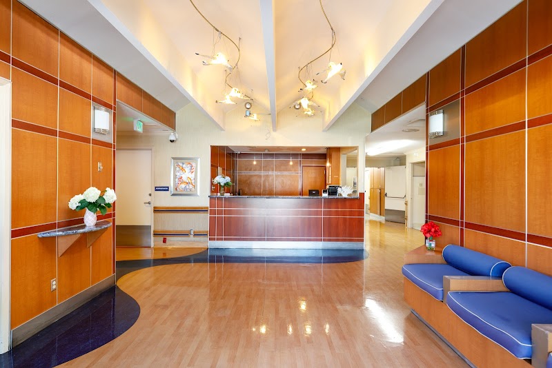 OCEAN POINTE HEALTHCARE CENTER nursing home in SANTA MONICA, CA - Photo 3 of 5