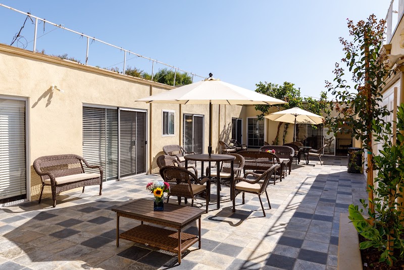 OCEAN POINTE HEALTHCARE CENTER nursing home in SANTA MONICA, CA - Photo 4 of 5