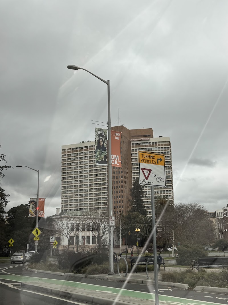 ST PAUL'S TOWERS nursing home in OAKLAND, CA - Photo 5 of 10