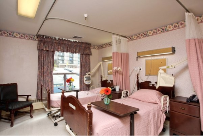 LAWTON SKILLED NURSING & REHABILITATION CENTER nursing home in SAN FRANCISCO, CA - Photo 4 of 10