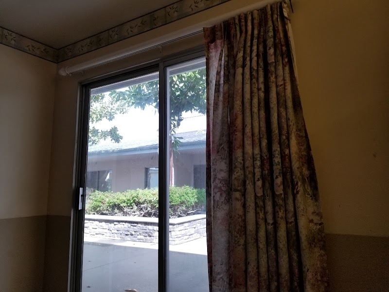 HERITAGE GARDENS HEALTH CARE CENTER nursing home in LOMA LINDA, CA - Photo 5 of 10