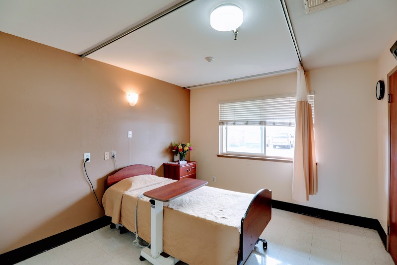 GOLDEN MADERA CARE CENTER nursing home in MADERA, CA - Photo 4 of 10