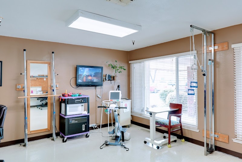 GOLDEN MADERA CARE CENTER nursing home in MADERA, CA - Photo 5 of 10