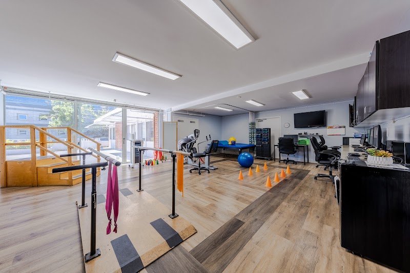 OAKLAND HEALTHCARE & WELLNESS CENTER nursing home in OAKLAND, CA - Photo 4 of 10