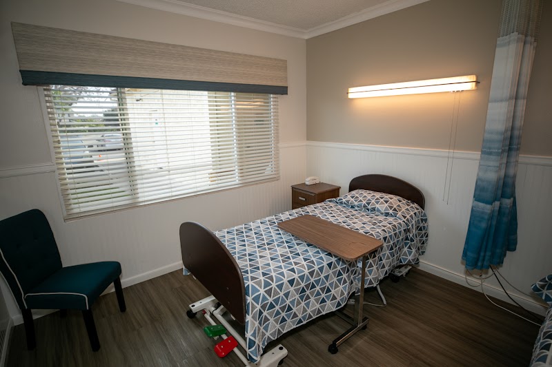 VICTORIA HEALTHCARE AND REHABILITATION CENTER nursing home in COSTA MESA, CA - Photo 5 of 10