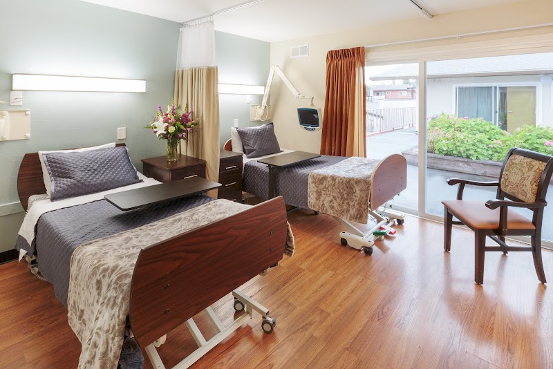 EAST BAY POST-ACUTE nursing home in CASTRO VALLEY, CA - Photo 4 of 5