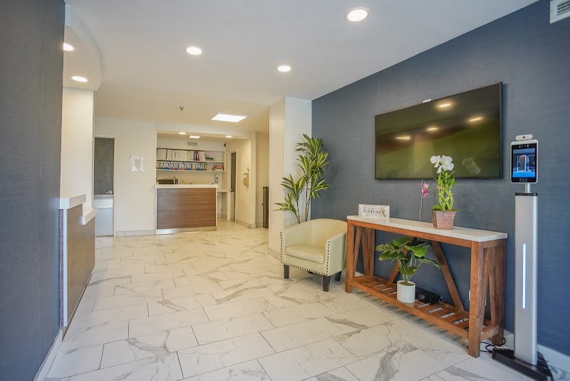 CENTRAL GARDENS POST ACUTE nursing home in SAN FRANCISCO, CA - Photo 4 of 10