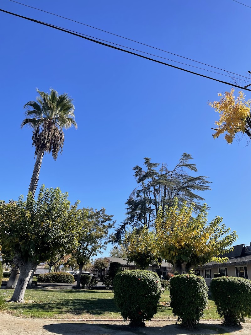 MEADOWBROOK POST ACUTE nursing home in HEMET, CA - Photo 4 of 5