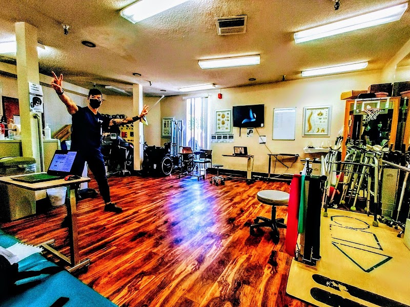 WHITTIER HILLS HEALTH CARE CTR nursing home in WHITTIER, CA - Photo 3 of 5