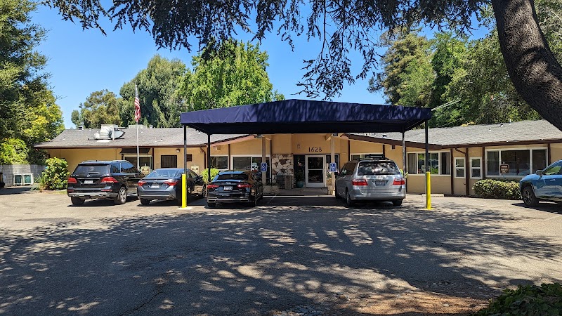 HAYWARD GARDENS POST ACUTE nursing home in HAYWARD, CA - Photo 3 of 10