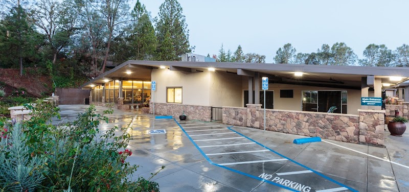 ROCK CREEK CARE CENTER nursing home in AUBURN, CA - Photo 2 of 10