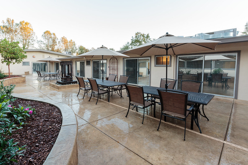 ROCK CREEK CARE CENTER nursing home in AUBURN, CA - Photo 5 of 10