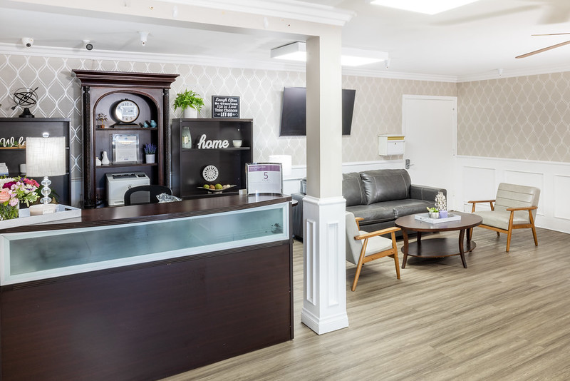 LA MESA HEALTHCARE CENTER nursing home in LA MESA, CA - Photo 4 of 10