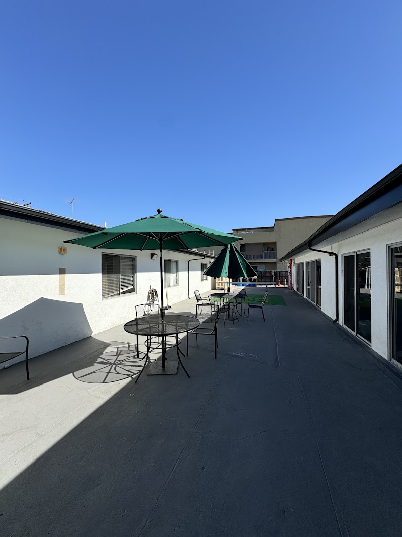 BAY CREST CARE CENTER nursing home in TORRANCE, CA - Photo 3 of 5